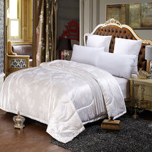 Load image into Gallery viewer, 2019patchwork quilts thin comforter throw blankets Luxury White Jacquard Quilts summer throw duvet 1pc bed cover European style