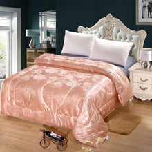 Load image into Gallery viewer, 2019patchwork quilts thin comforter throw blankets Luxury White Jacquard Quilts summer throw duvet 1pc bed cover European style